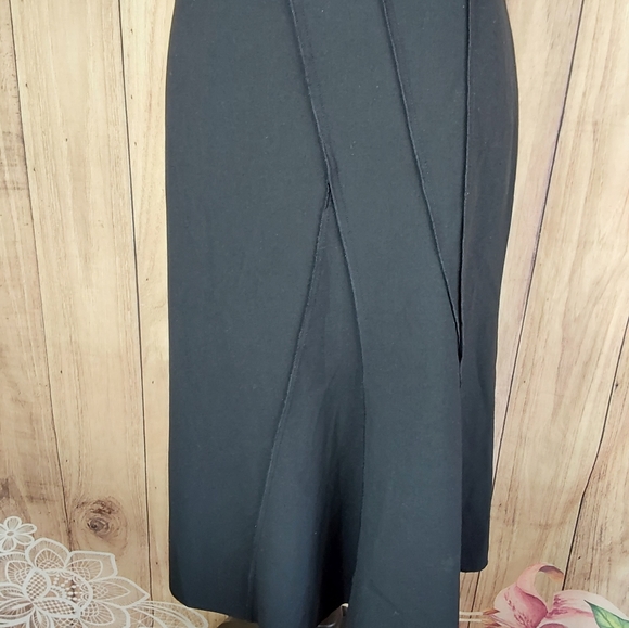 The Limited Stretch Black Midi Skirt With Abstract Lines Pattern - Picture 7 of 12